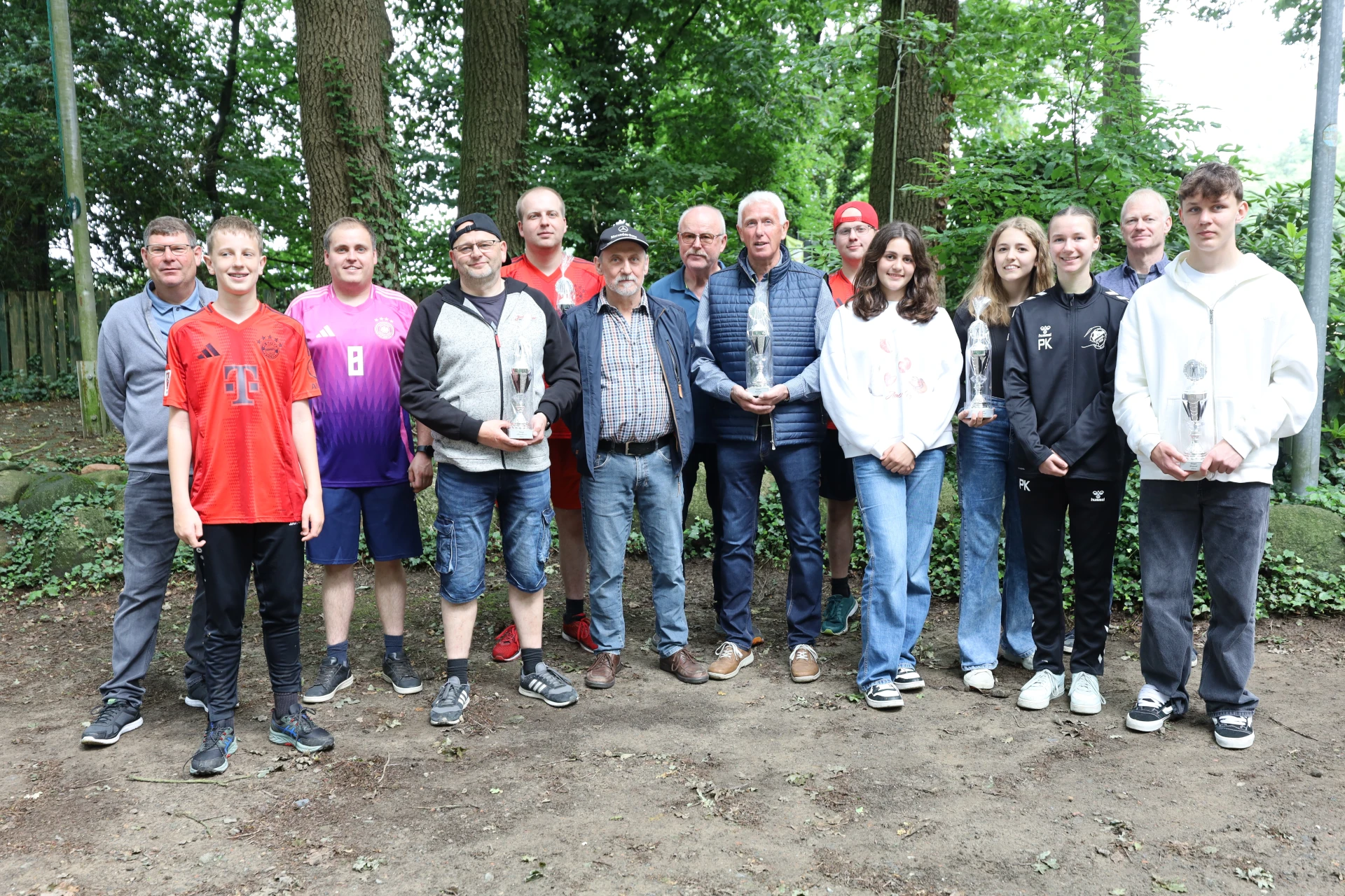 Mehr über den Artikel erfahren Sommerbiathlon der Schützenbruderschaft Halen erneut ein Erfolg